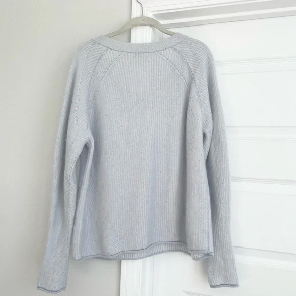 Club Monaco Cashmere Light Blue V-Neck Sweater - Picture 6 of 8
